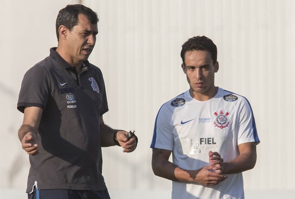 Entenda por que Carille bancou Jadson e Romero como titulares do Corinthians