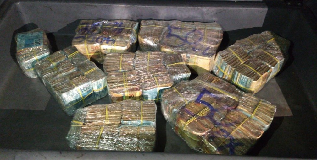 Dinheiro apreendido pela PM em BH — Foto: Polícia Militar/Divulgação