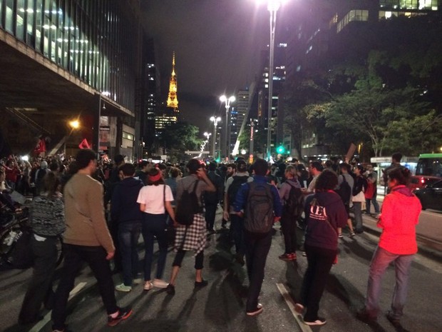 Avenida Paulista está fechada sentido Centro durante protesto contra o presidente Michel Temer (Foto: Roney Domingos/G1)