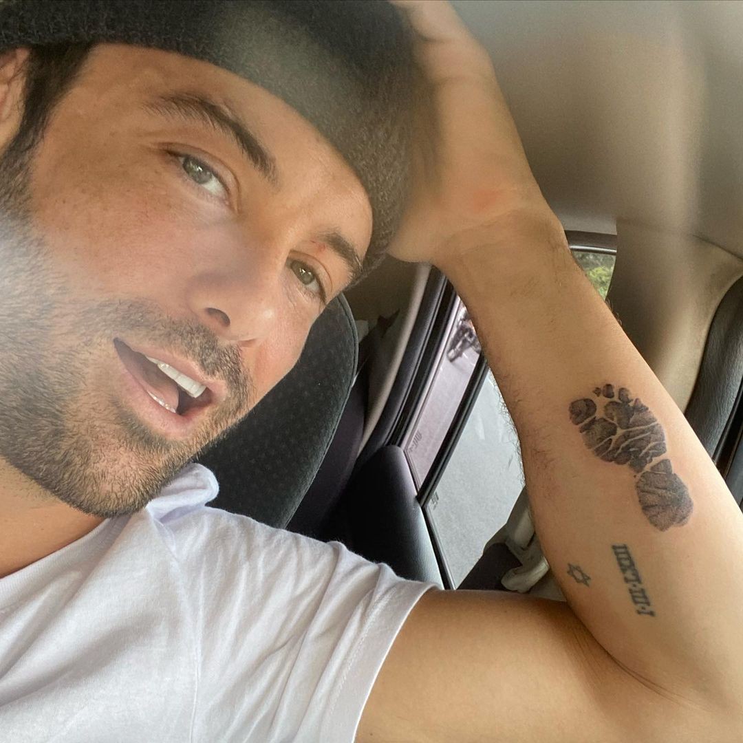 Kayky Brito exibe tatuagem inspirada no filho (Foto: Reprodução Instagram)