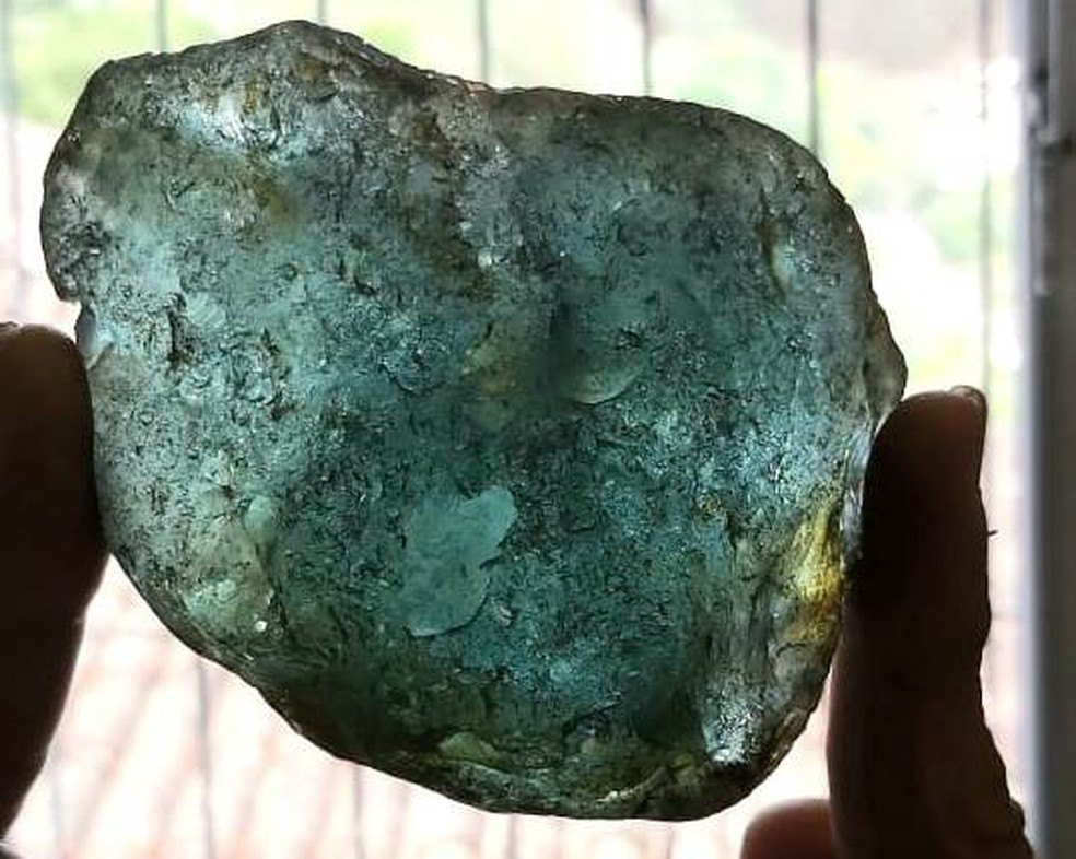 Pedra preciosa estimada em R$ 300 mil é recuperada com suspeito de roubo em  Santa Teresa, ES | Espírito Santo | G1