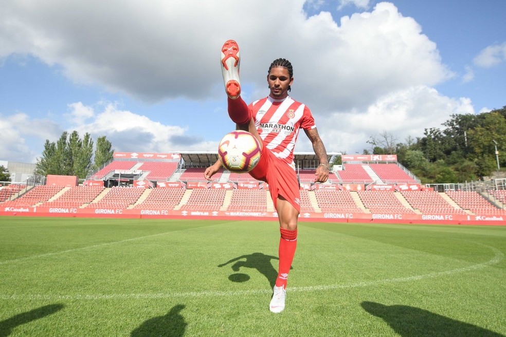 Douglas Luiz está de volta ao Girona — Foto: Divulgação / Girona