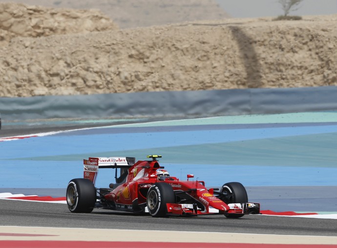 Kimi Raikkonen lidera 1º treino livre para GP do Bahrein (Foto: AP)