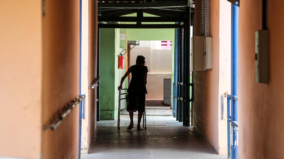 Abrigos para idosos adotaram medidas de segurança sanitária após surte de coronavírus — Foto: Natinho Rodrigues/SVM