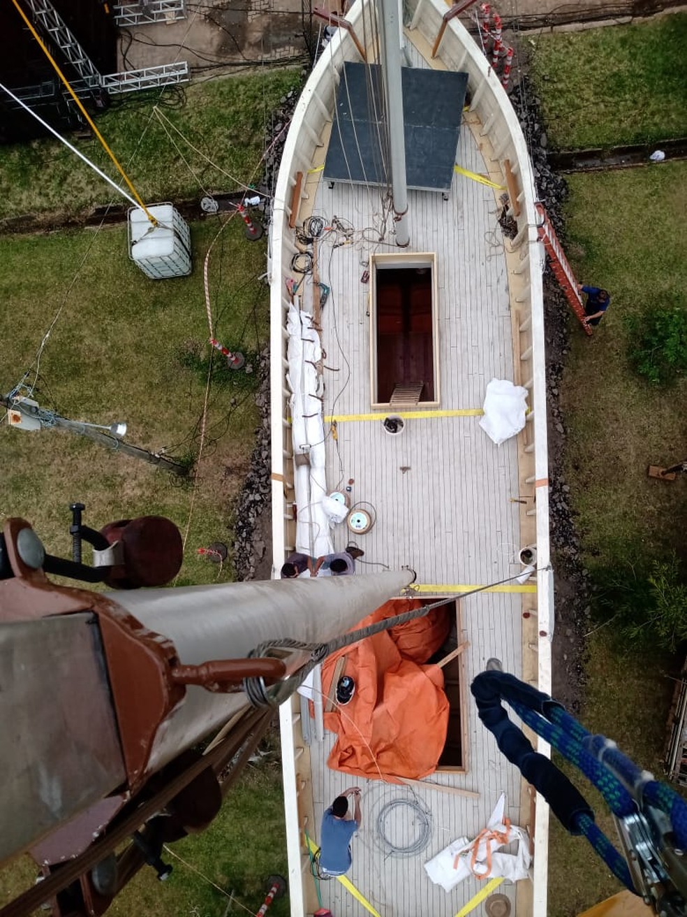 Professor Antônio Rodrigues reconstruiu o barco Seival, usado por GIuseppe Garibaldi durante a Revolução Farroupilha — Foto: Antônio Rodrigues / Arquivo pessoal