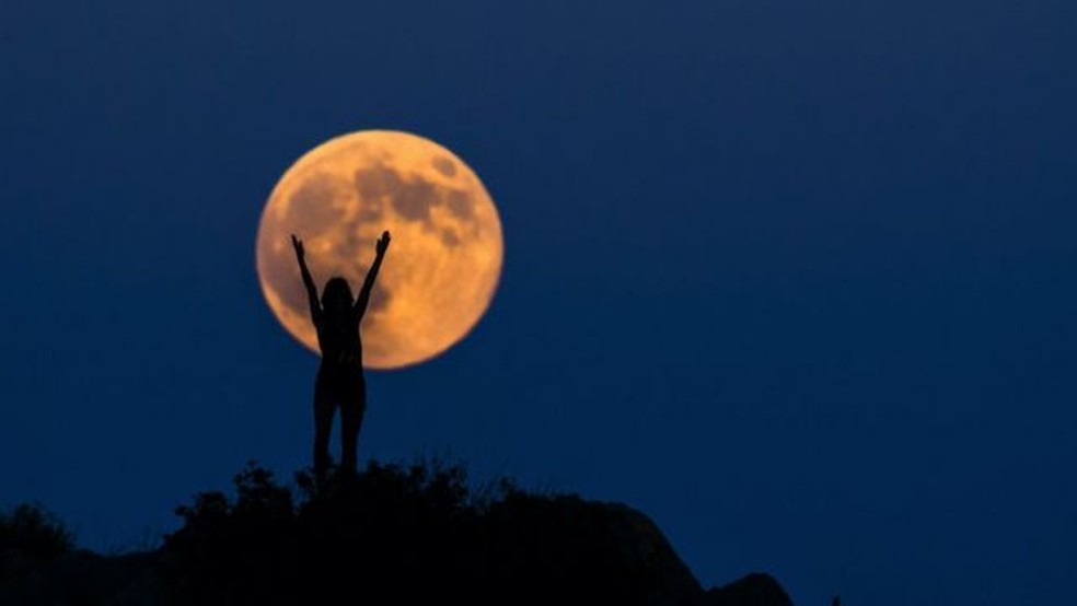 A Lua é considerada feminina em muitas culturas e idiomas — Foto: Getty Images via BBC