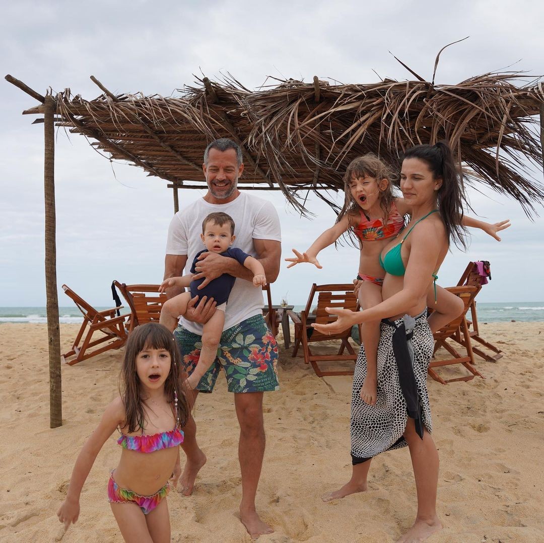 Kyra Gracie abre álbum de viagem com Malvino Salvador e os filhos (Foto: Reprodução / Instagram)
