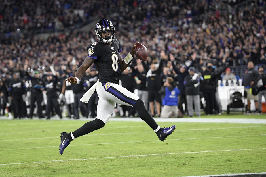Corneta Materna E Persistencia Conheca Lamar Jackson O Algoz Do Todo Poderoso Patriots Futebol Americano Ge