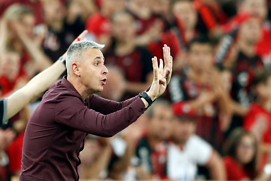 âAtacar a Ãºltima linhaâ: entenda o conceito que fez o Athletico vencer o Inter na Copa do Brasil