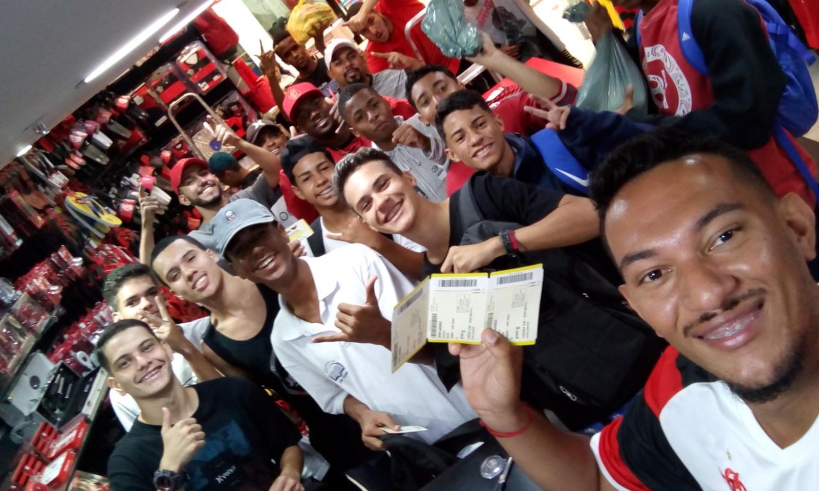 25 mil ingressos trocados para o treino aberto no Maracanã