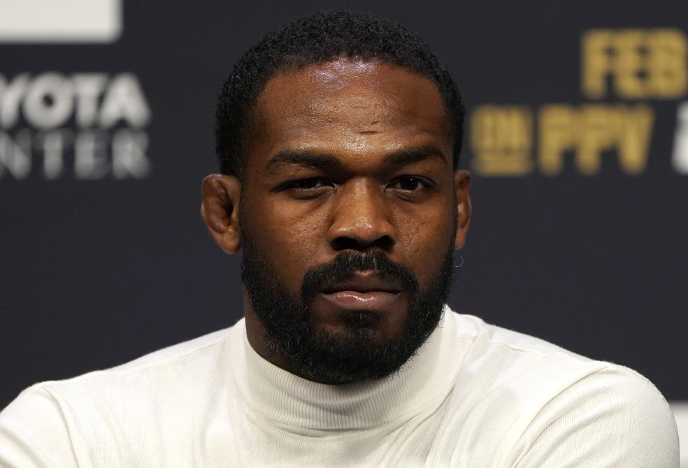 Jon Jones voltará lutando no peso-pesado — Foto: Getty Images