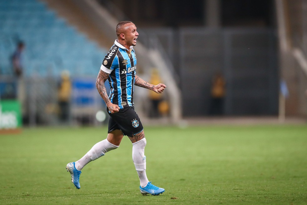 Everton volta ao radar do Napoli — Foto: Lucas Uebel/DVG/Grêmio