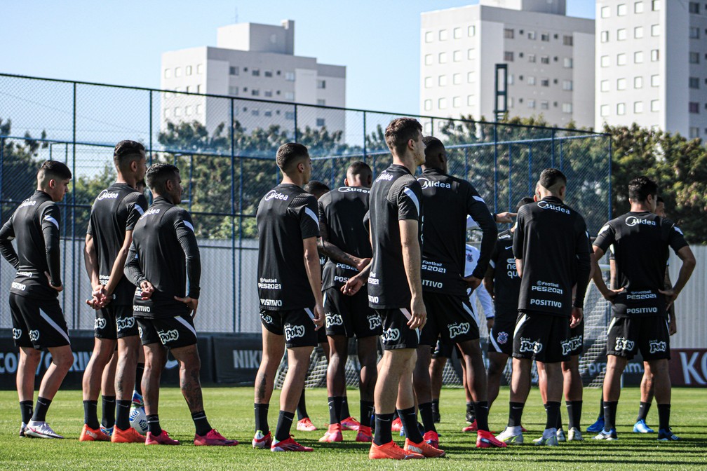 Com elenco quase completo, Corinthians faz primeiro treino em semana livre