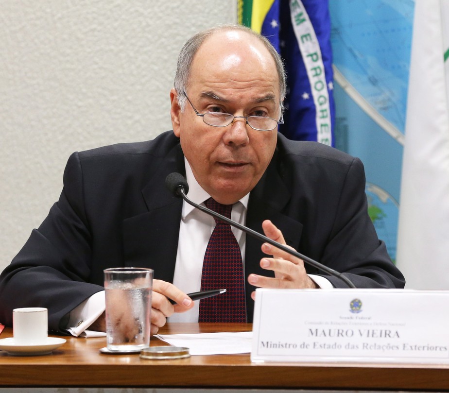 Mauro Vieira, novo ministro das Relações Exteriores do governo Lula, em encontro na comissão do Senado em 2015, quando era ministro de Dilma Roussef