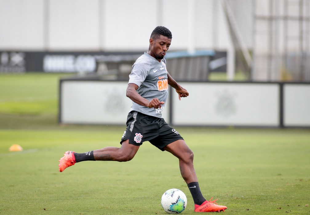 Cadê o Jonathan Cafú? Último reforço do Corinthians, atacante “desaparece” e não joga há dois meses