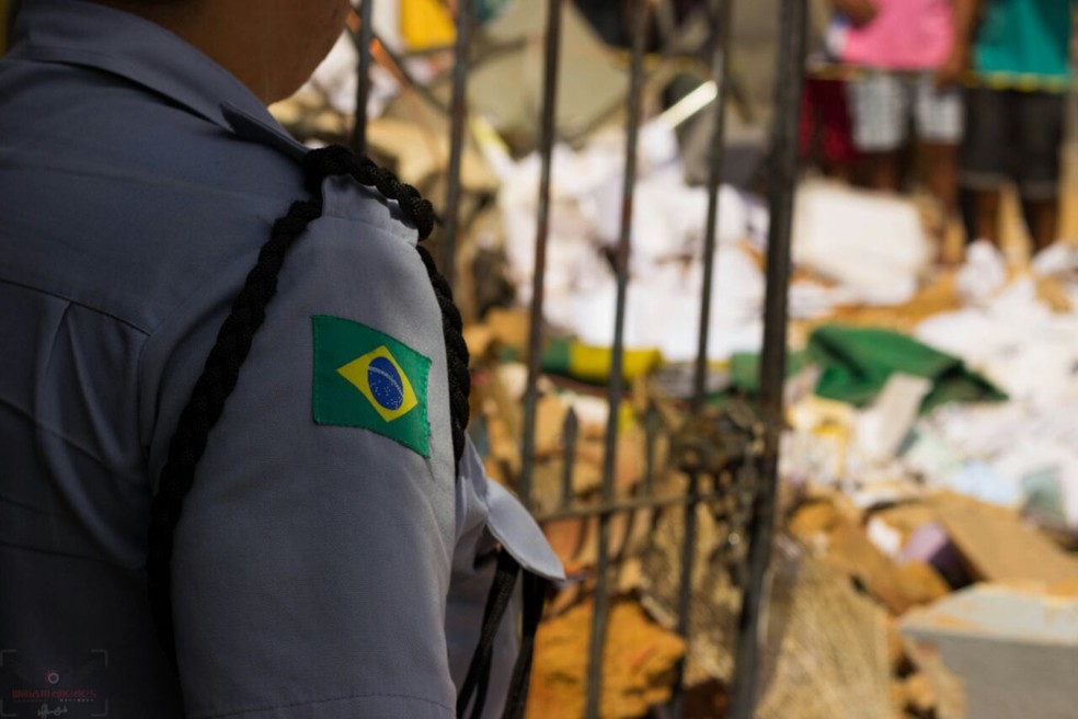 Agências bancárias de Potengi ficaram destruídas após a ação de criminosos na madrugada desta sexta-feira. (Foto: William Guedes/Arquivo pessoal)