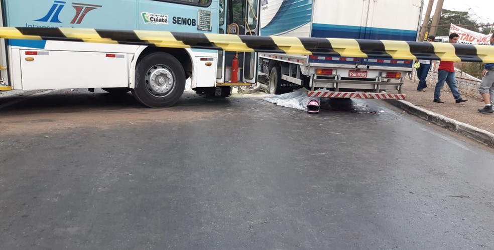 Segundo os bombeiros, vítima morreu no local do acidente (Foto: Arquivo Pessoal)