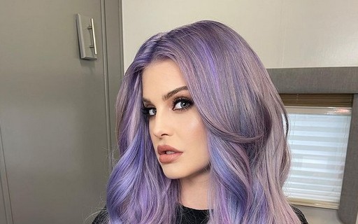 Kelly Osbourne Revela Que Tomava Tres Garrafas De Champanhe E 24 Latas De Bebida Alcoolica Aromatizada Por Dia Em Meio A Recaida Monet Celebridades