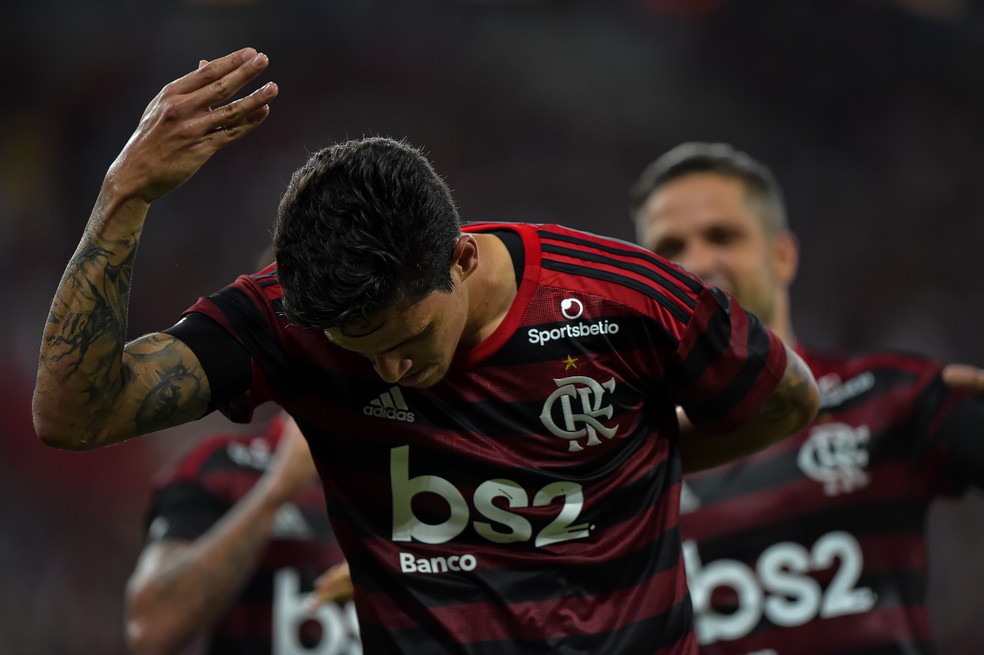 Pedro comemora gol do Flamengo com a tradicional reverência — Foto: André Durão