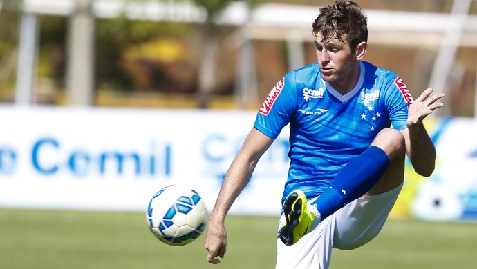 Fabiano quer menos erros do Cruzeiro na partida contra o Tricordiano