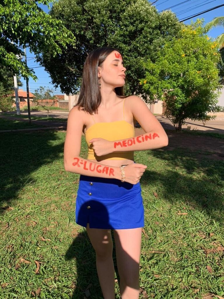 'Valeu a pena todo o esforço', diz jovem de 17 anos ao ser aprovada em 2º lugar para Medicina na UFMS