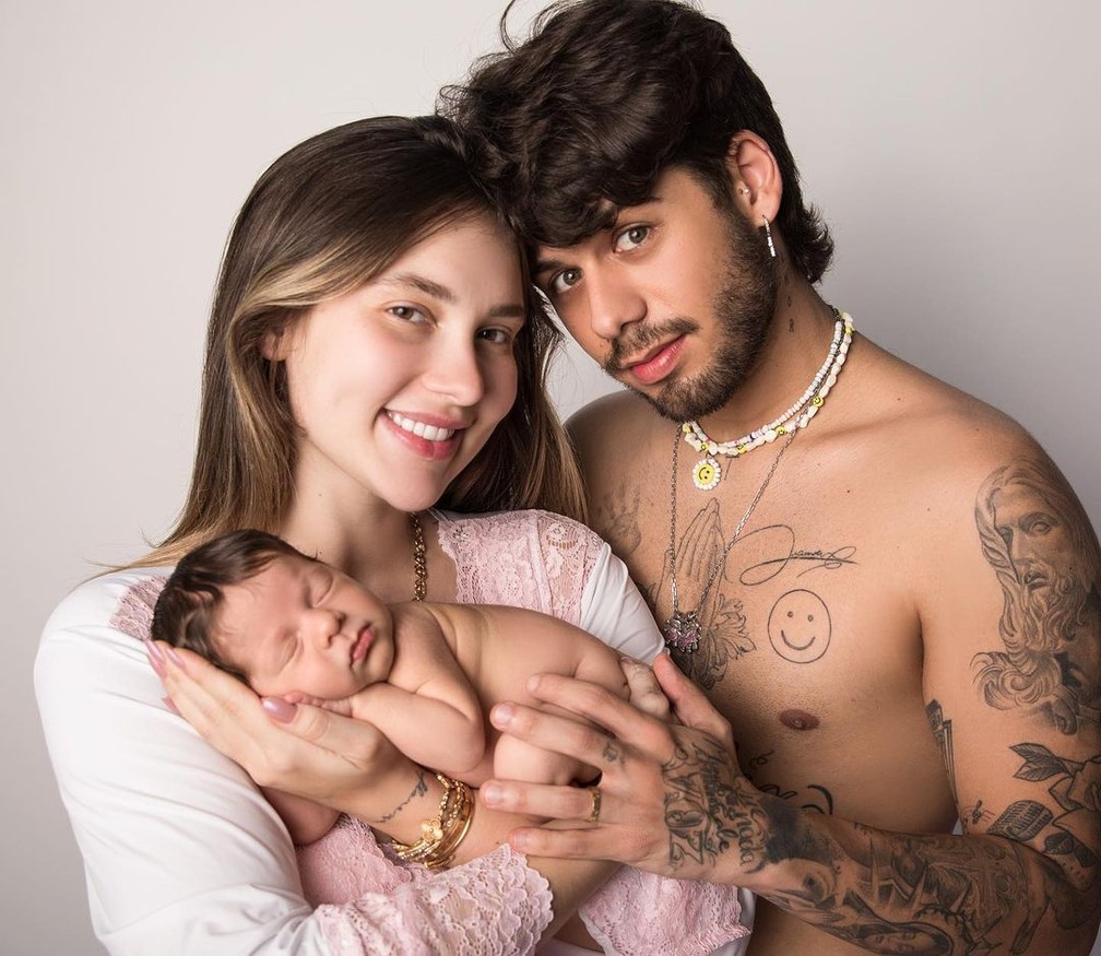 Virginia Fonseca e Z Felipe com a filha Maria Flor   Foto: Reproduo/Instagram