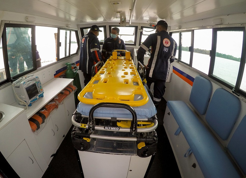 Ambulancha é equipada para atuar como UTI fluvial — Foto: GEA/Divulgação