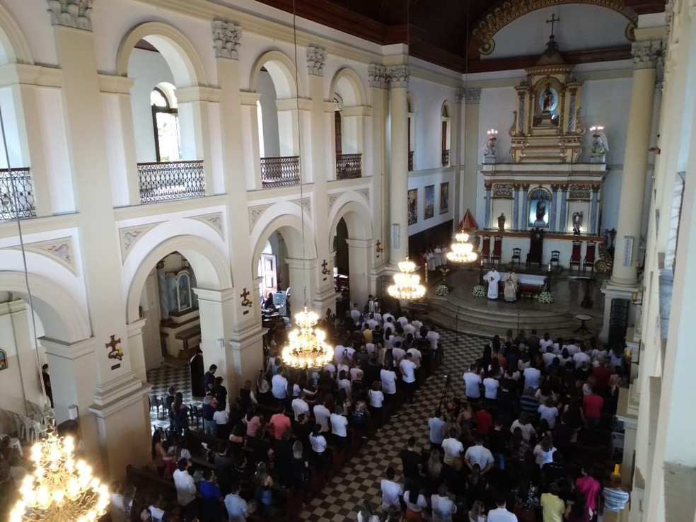 Missa de 7Âº dia de morte do cantor Gabriel Diniz foi celebrada neste domingo (2) em JoÃ£o Pessoa â Foto: Hebert AraÃºjo/TV Cabo Branco