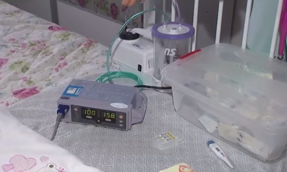 Aparelhos que mantÃ©m respiraÃ§Ã£o â Foto: ReproduÃ§Ã£o/TV Bahia