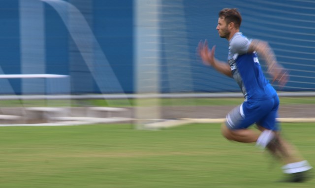 Grêmio dá atenção à parte física em treino pela manhã