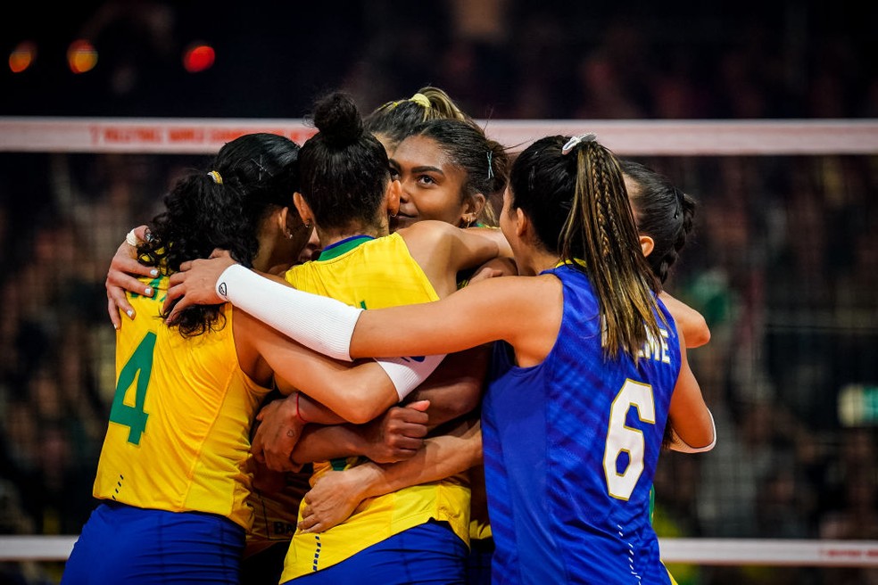 Brasil comemora vitória sobre a Itália na semifinal do Mundial de vôlei — Foto: Getty Images