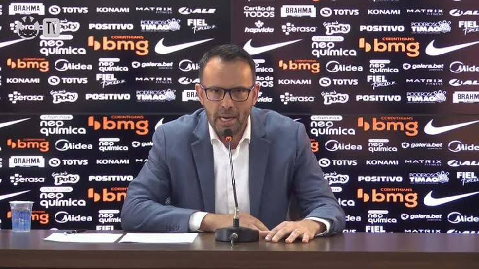 Diretor financeiro explica dificuldades e diz que Corinthians quitou valores atrasados na base