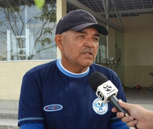 Técnico Edmilson, do Porto-PE (Foto: André Ráguine / GloboEsporte.com)