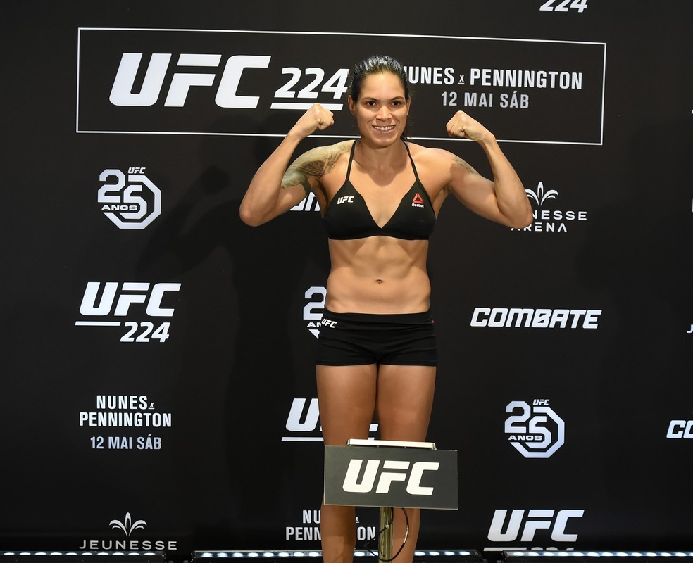 Amanda Nunes confirmou o peso-galo e defenderá seu título no sábado (Foto: André Durão/GloboEsporte.com)