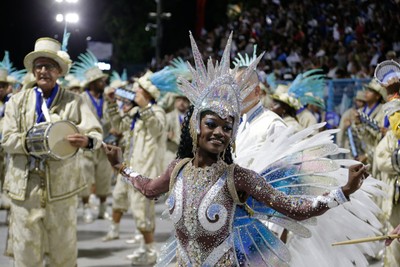 Beija-Flor conquista o Estandarte de Ouro de melhor escola do carnaval 2023  | Carnaval | O Globo