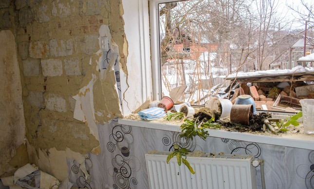 Destruição em área residencial de Sumy, na Ucrânia