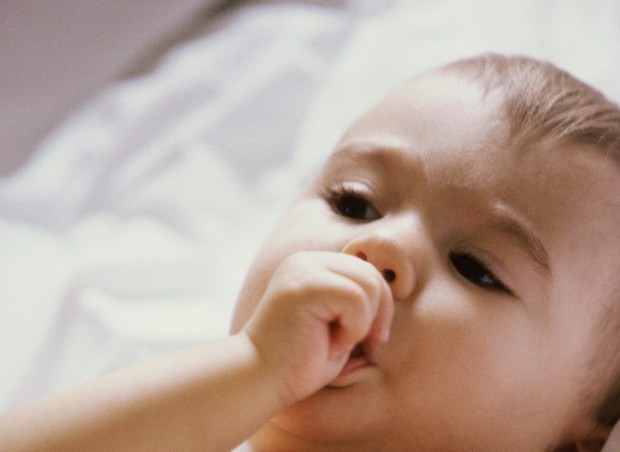 bebê; chupar o dedo; criança (Foto: Thinkstock)