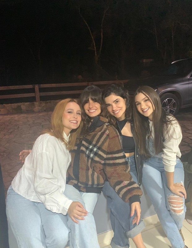 Larissa Manoela, Isis Valverde, Vanessa Giácomo e Debora Ozório (Foto: Reprodução/Instagram)