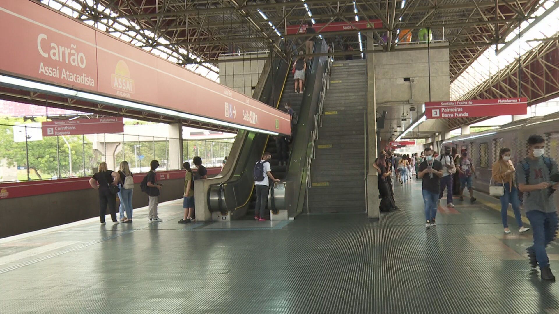 Metrô de SP não encontra interessados, e arrecada menos do que previsto com venda de nomes de estações