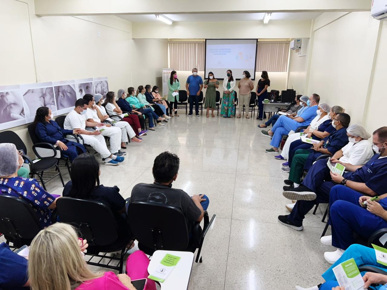 Maternidade Moura Tapajós recebe roda de conversa sobre violência obstétrica, em Manaus

