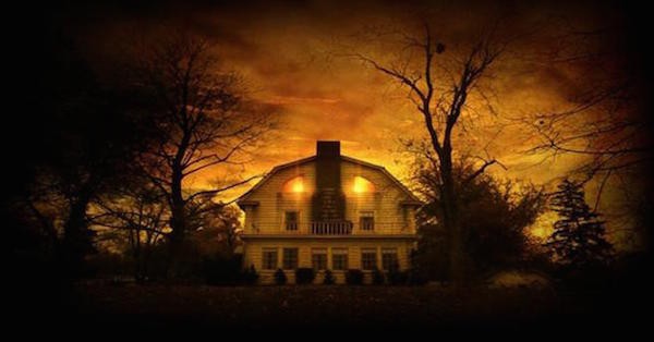 A casa do filme 'Horror em Amityville' (2005) (Foto: Reprodução)