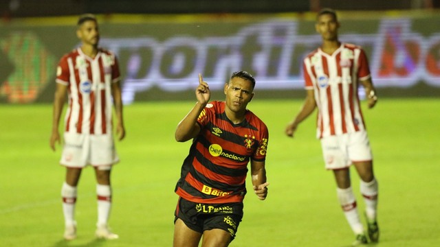 Mikael, atacante do Sport