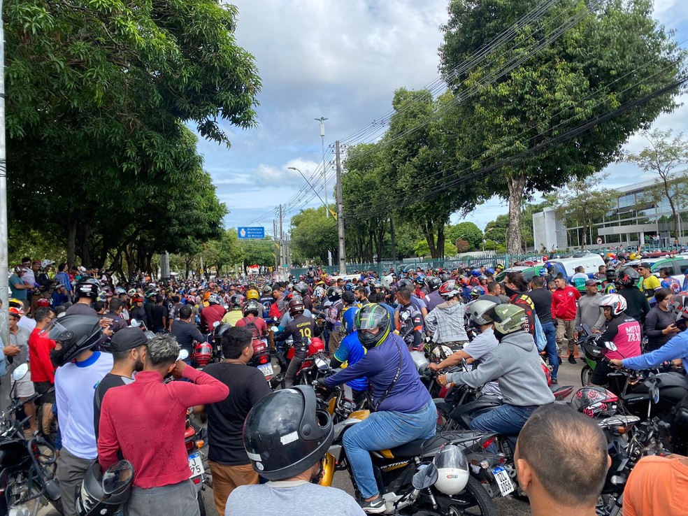 Motociclistas protestam por regulamentação de serviço de aplicativo por moto  em Manaus | Amazonas | G1