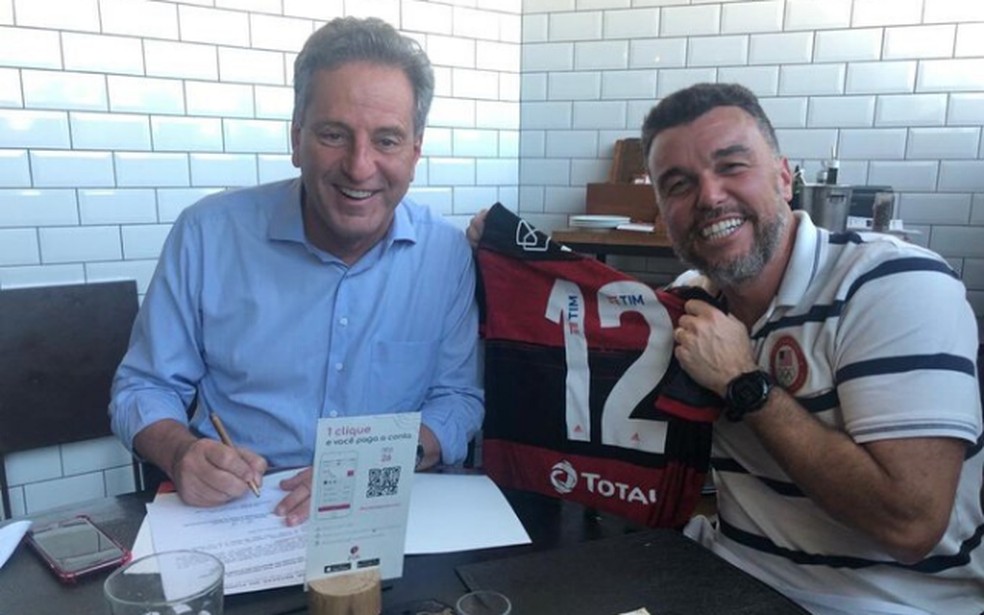 Rodrigo Tostes (à direita) é o vice de finanças do Flamengo — Foto: Reprodução
