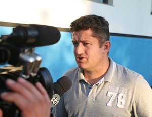 Carlos Miguel visita Felipão e relembra clássico Gre-Nal com o banguzinho