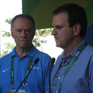 Eduardo Paes e Carlos Arthur Nuzman na cerimônia de abertura da Vila Olímpica (Foto: David Abramvezt)