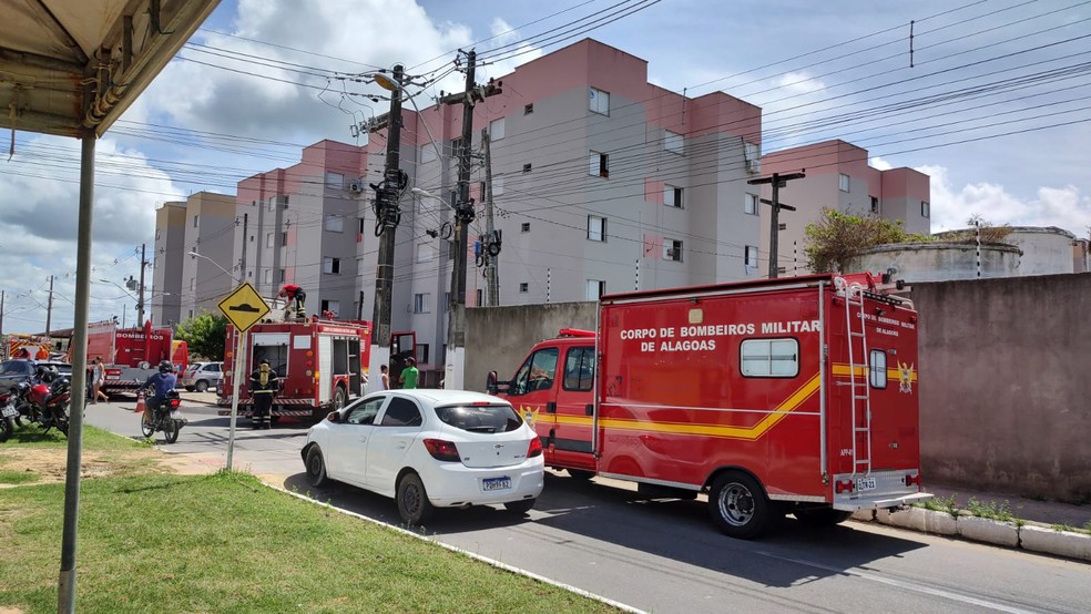 Incêndio Benedito Bentes — Foto: Erik Maia/TV Gazeta