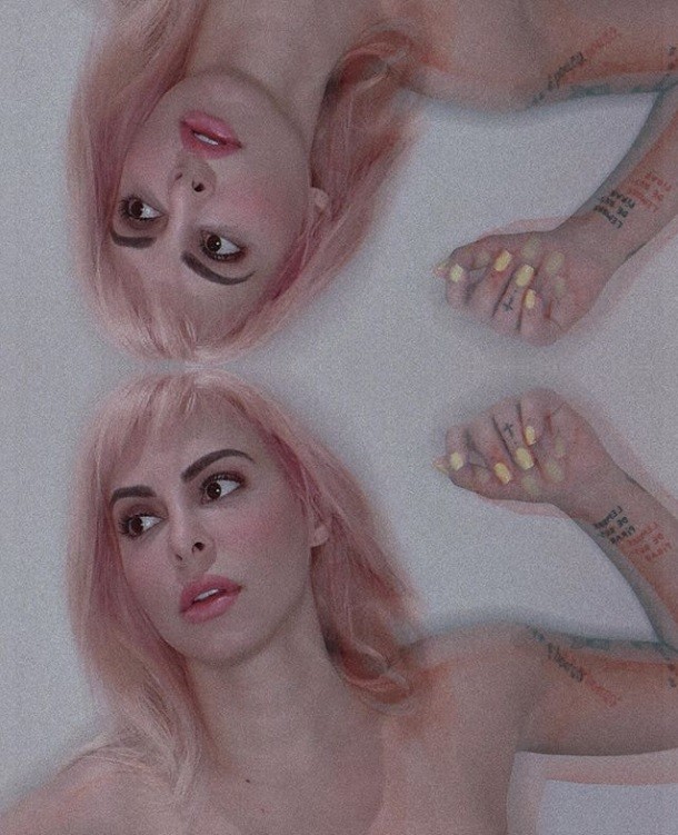 Alinne aposta em cabelo rosa (Foto: reprodução/ instagram)