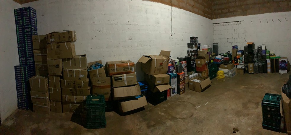 Quase 2 mil produtos sem nota fiscal são apreendidos pela PM em uma casa em Ituiutaba