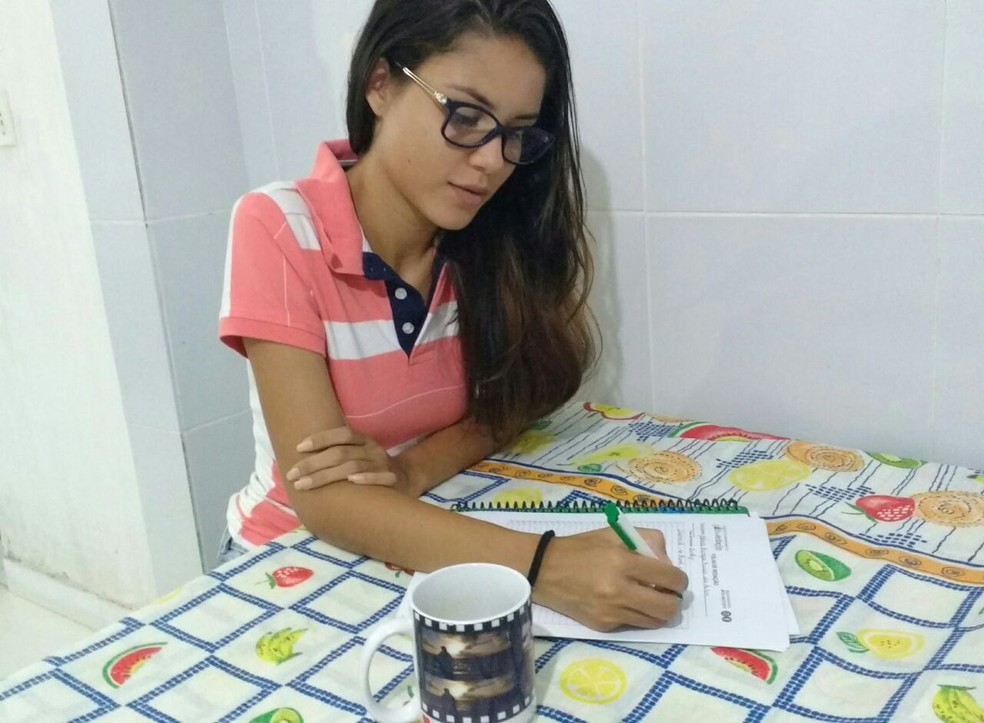 Estudante tira nota 980 em redação do Enem 2017 (Foto: Mônica D'Ângelo/Arquivo Pessoal)